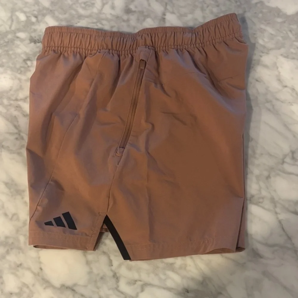Adidas faded red D4T 5” Performance Shorts